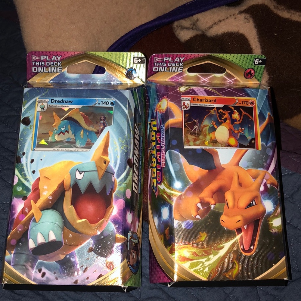 Pokémon TCG Sword & Shield Vivid Voltage: Charizard & Drednaw Theme Deck 2020